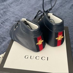 Gucci infant/baby navy crib shoes loafer size EU17